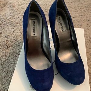 Midnight Blue Round Toe Heels barely worn.
